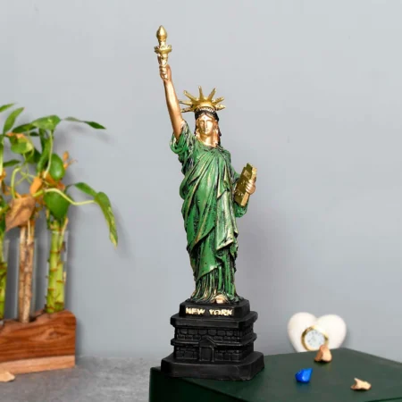 Statue of Liberty showpiece